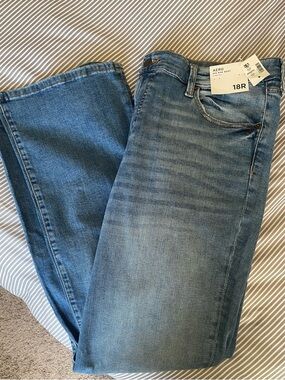 Aeropostale Women's Bootcut Jeans in Light Blue Wash